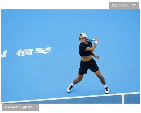 网球赛季精彩纷呈 各大赛事激战正酣 新星崛起老将再战